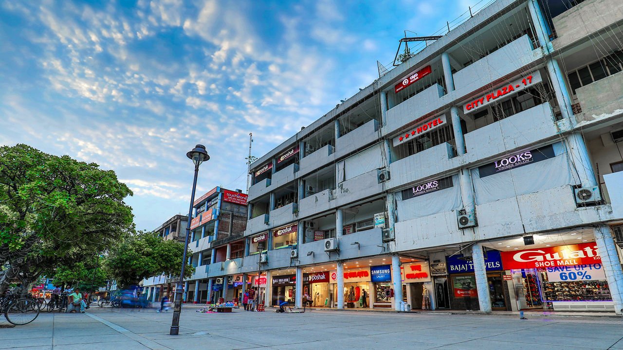 Sector-17 Plaza
