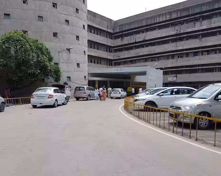 PGIMER Chandigarh Exterior